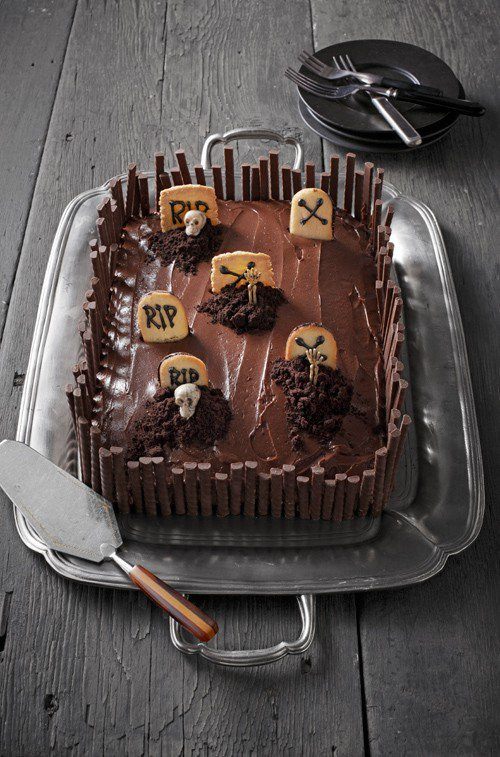 Halloween Sheet Cake
 10 Ghoulishly Fun Sweets & Treats You Can Make to