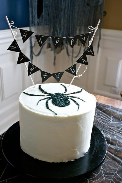 Halloween Spider Cakes
 12 Awesome Halloween Cakes Anyone Can Make Spaceships