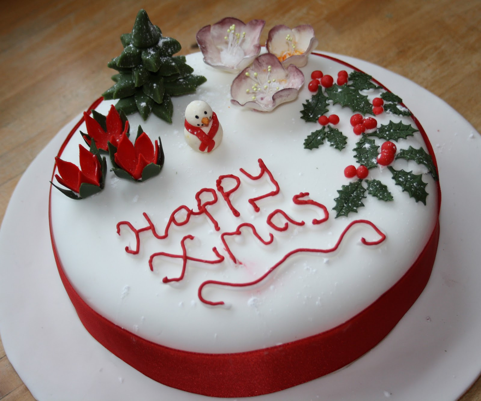 Images Of Christmas Cakes Decorated
 Decorating the Christmas Cake