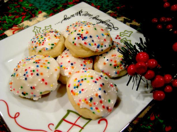 Italian Christmas Cookies Anise
 Italian Anise Cookies With Icing And Sprinkles Recipe
