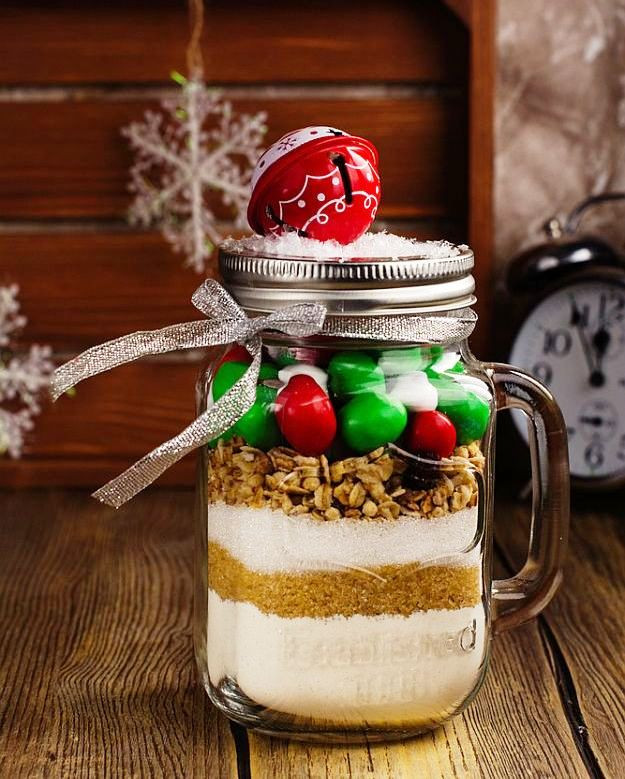 Mason Jar Christmas Cookies
 DIY Christmas Gifts For Everyone In Your List