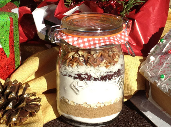 Mason Jar Christmas Cookies
 10 Christmas Cookies & Mixes in Mason Jars