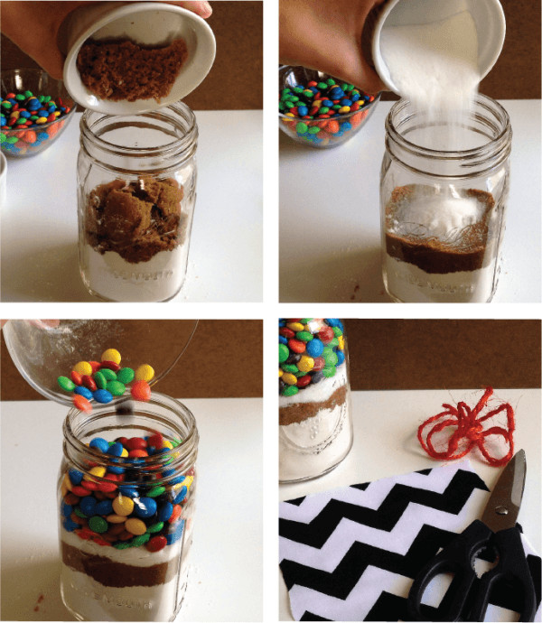 Mason Jar Christmas Cookies
 M&M Mason Jar Cookie Recipe