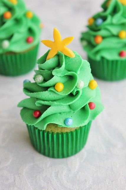 Mini Christmas Cup Cakes
 Lydia Bakes Mini Christmas Tree Cupcakes