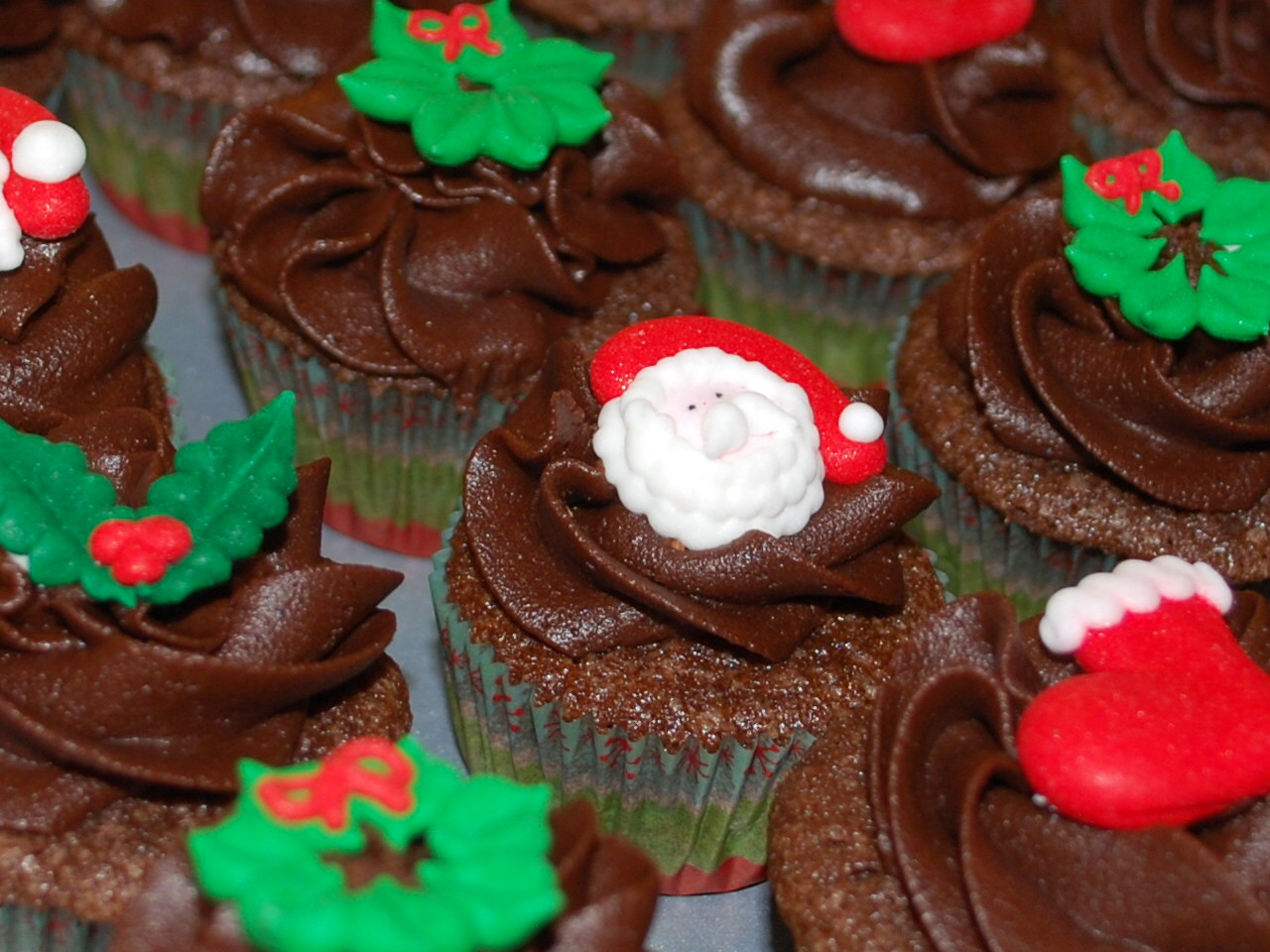 Mini Christmas Cupcakes
 Mini Christmas Cupcakes