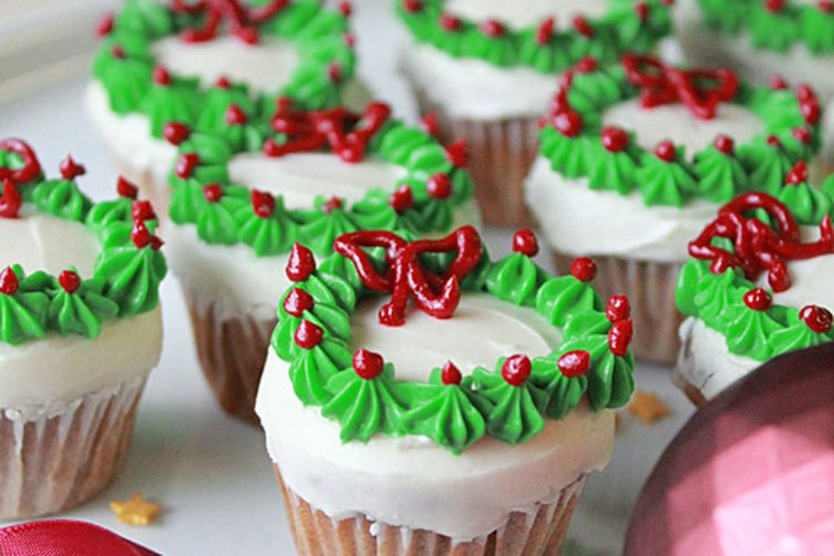 Mini Christmas Cupcakes
 Mini Christmas Wreath Cupcakes Recipe on Food52
