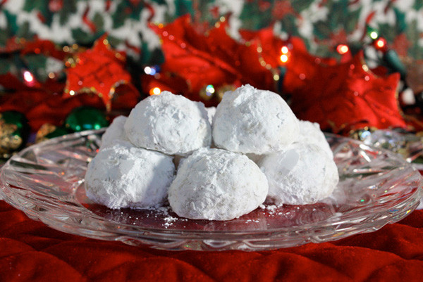 Pecan Balls Christmas Cookies
 Easy Christmas Pecan Balls Snowballs Jenny Can Cook