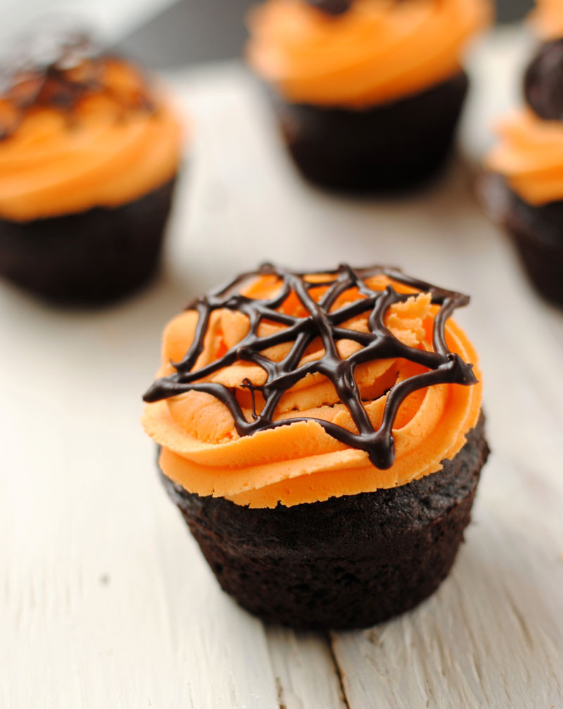 Picture Of Halloween Cupcakes
 Leanne bakes Halloween Cupcakes