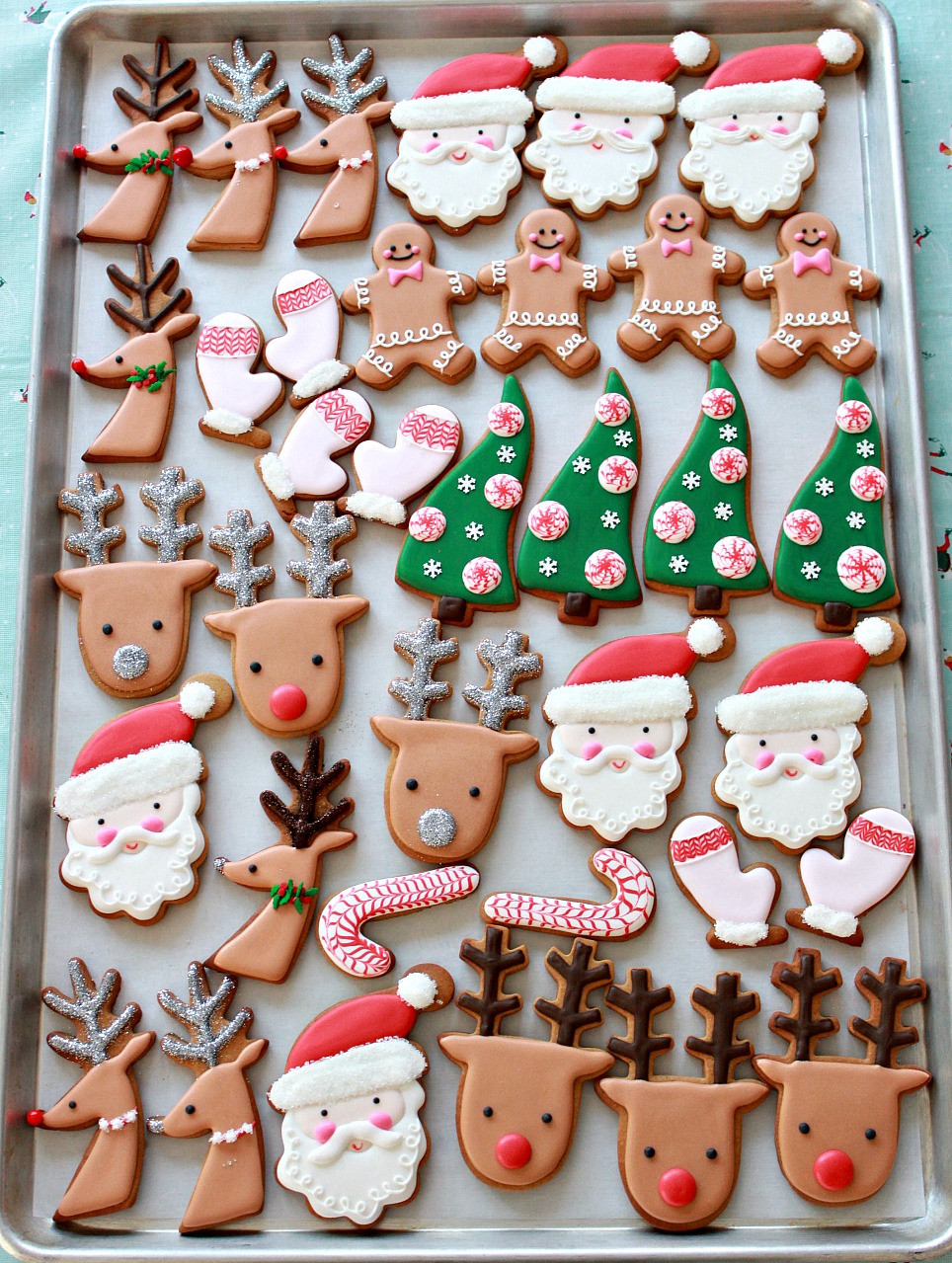 Pictures Of Christmas Cookies Decorated
 Video How to Decorate Christmas Cookies Simple Designs