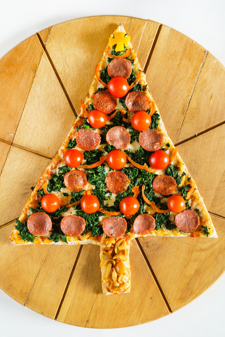 Pizza Dough Christmas Tree
 Christmas Tree Pizza Recipe