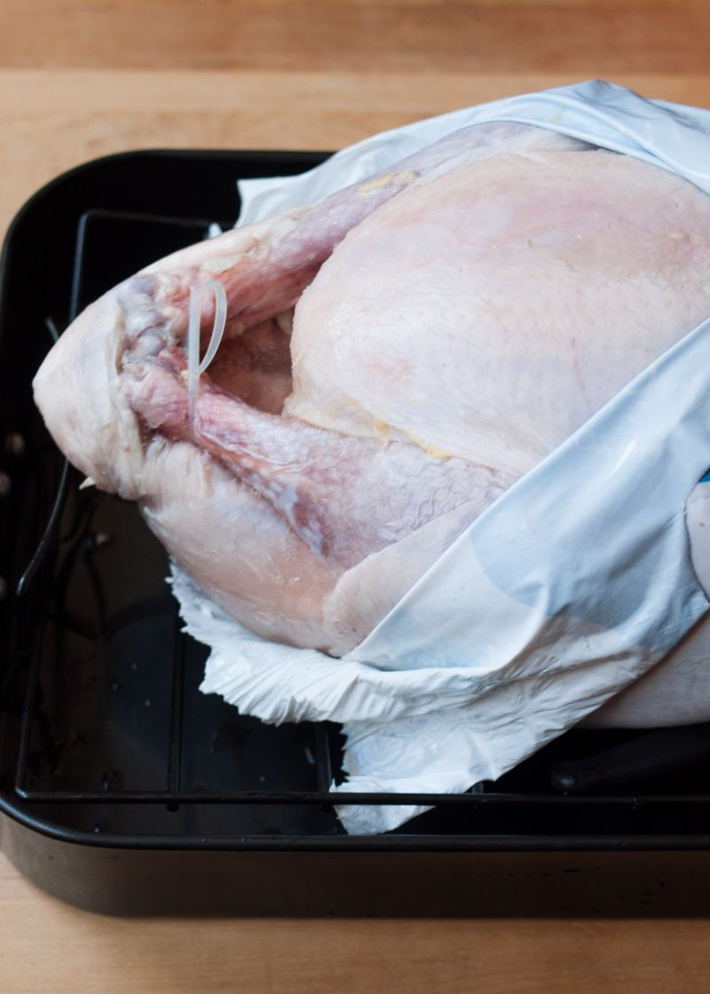 Prepare Thanksgiving Turkey
 How To Cook a pletely Frozen Turkey for Thanksgiving