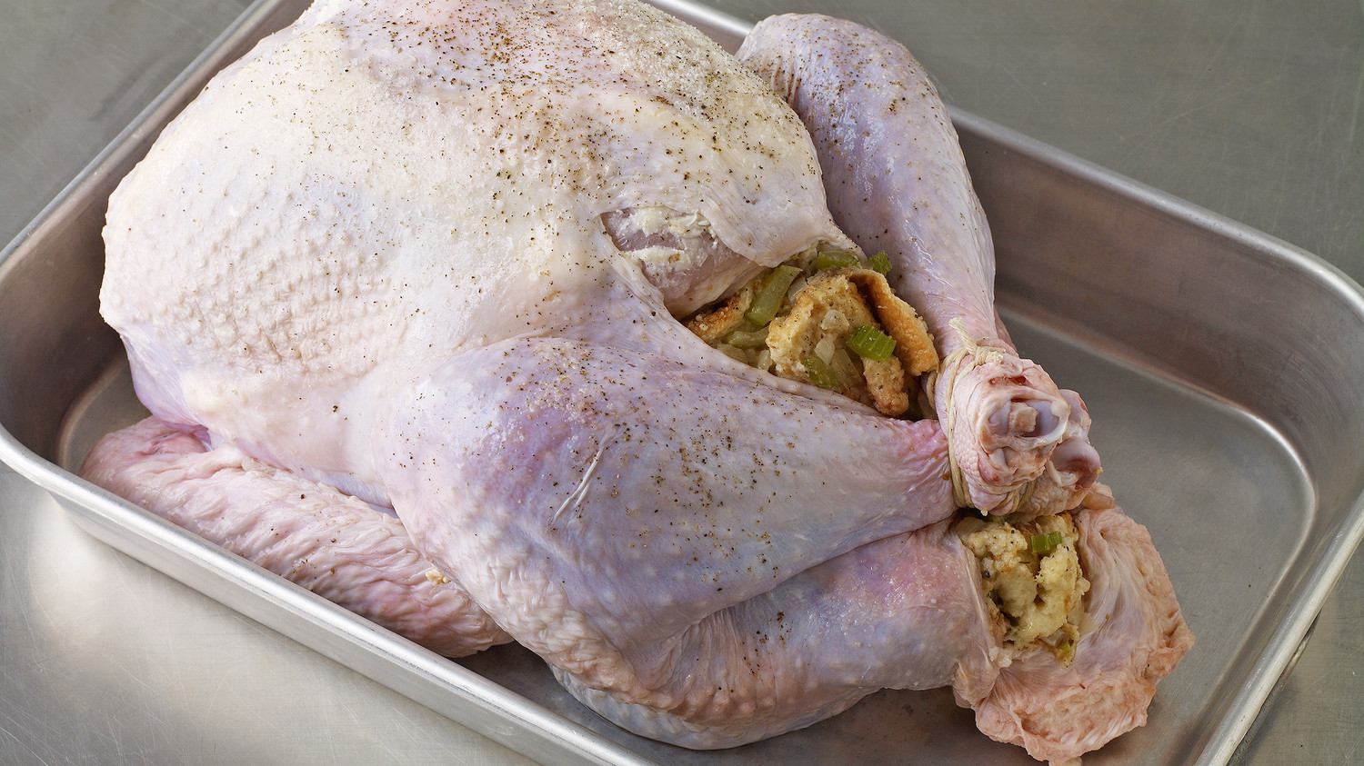 Prepare Turkey For Thanksgiving
 How to Stuff and Prepare Your Thanksgiving Turkey