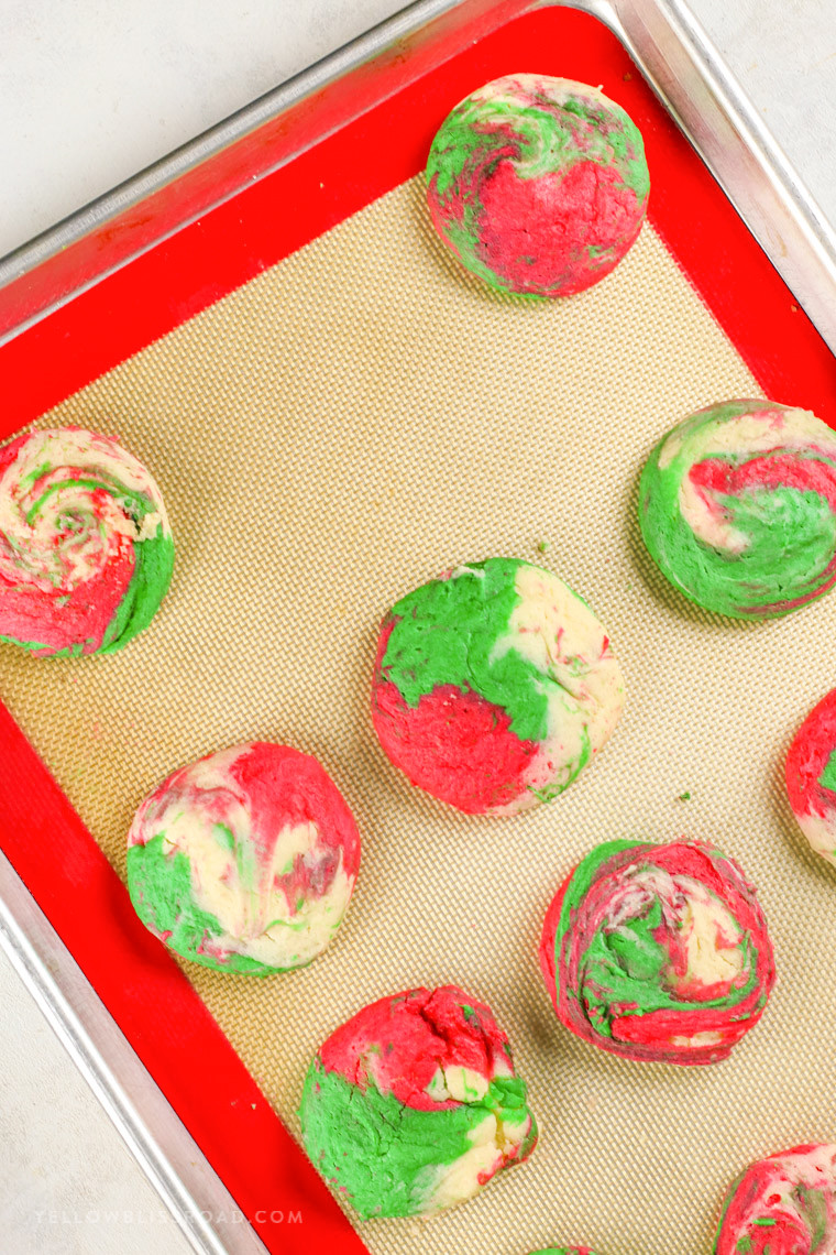 Red And Green Christmas Cookies
 Christmas Cheesecake Cookies