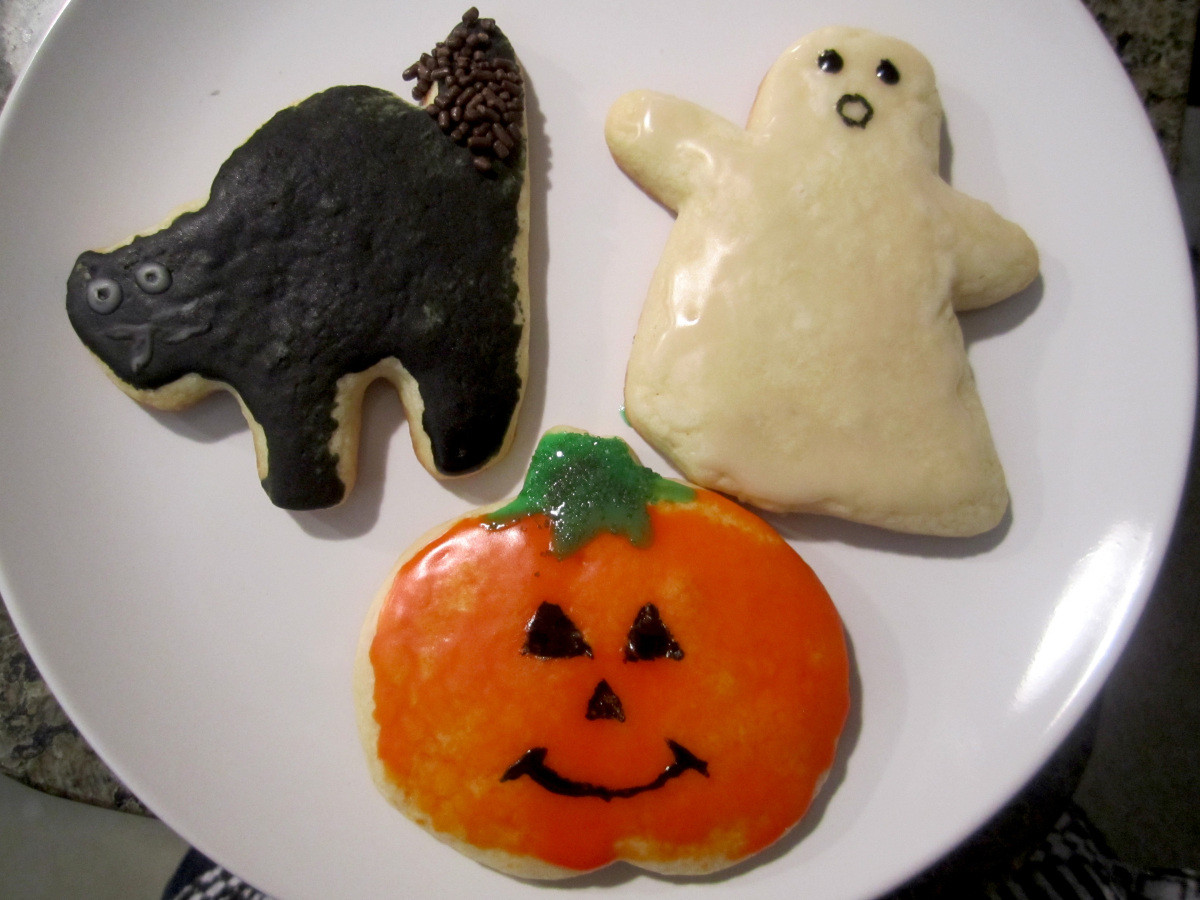 Scary Halloween Cookies
 Spooky Halloween Sugar Cookies – Pinch Purrfect