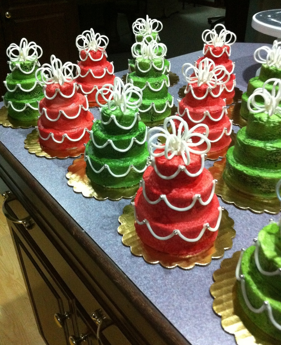 Small Christmas Cakes
 Mini Christmas Cakes CakeCentral