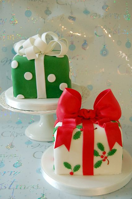 Small Christmas Cakes
 12 The Most Amazing Christmas Cake Decorating Ideas