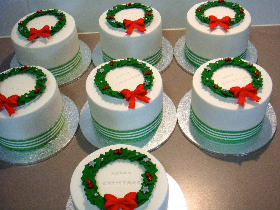 Small Christmas Cakes
 Mini Christmas Cakes CakeCentral