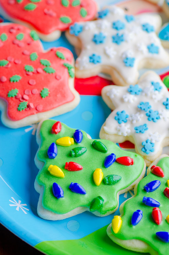 Soft Christmas Cut Out Cookies
 Soft Christmas Cut Out Sugar Cookies with Easy Icing