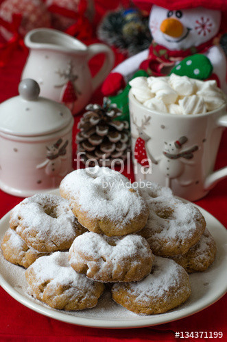Spanish Christmas Cookies
 "Traditional Spanish Christmas cookies wine ring in