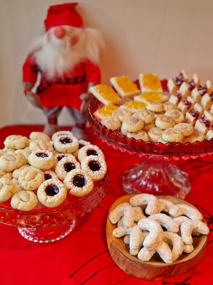 Swedish Christmas Cookies
 1 Dough 6 Cookies – A Scandinavian Christmas Cookie