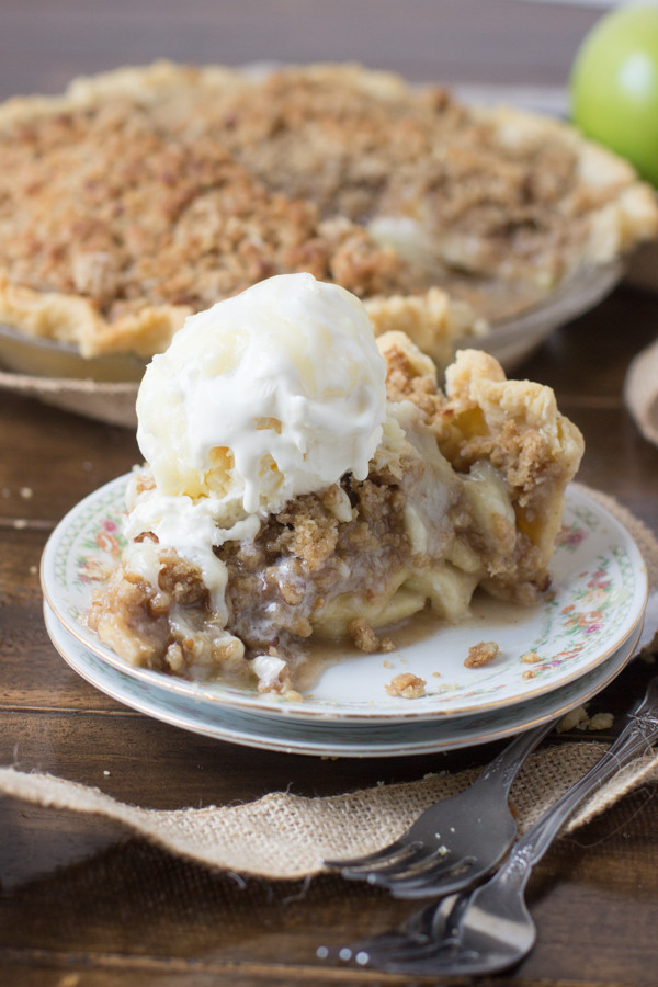 Thanksgiving Apple Pie
 Thanksgiving Pie and Cheesecake Recipes The Idea Room