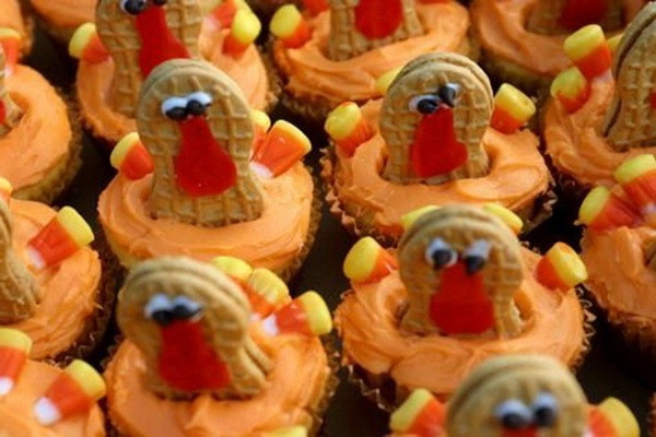 Thanksgiving Cupcakes Decorations
 Taking the Cake Thanksgiving Cupcake Decorating Ideas