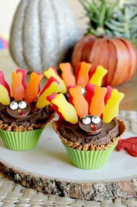 Thanksgiving Cupcakes Decorations
 Thanksgiving Cupcake Ideas For Holidays family holiday