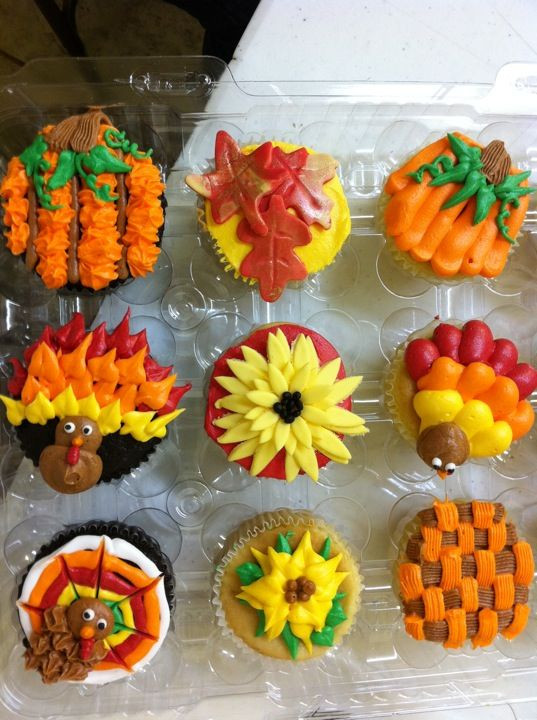 Thanksgiving Cupcakes Decorations
 1000 ideas about Thanksgiving Cupcakes on Pinterest
