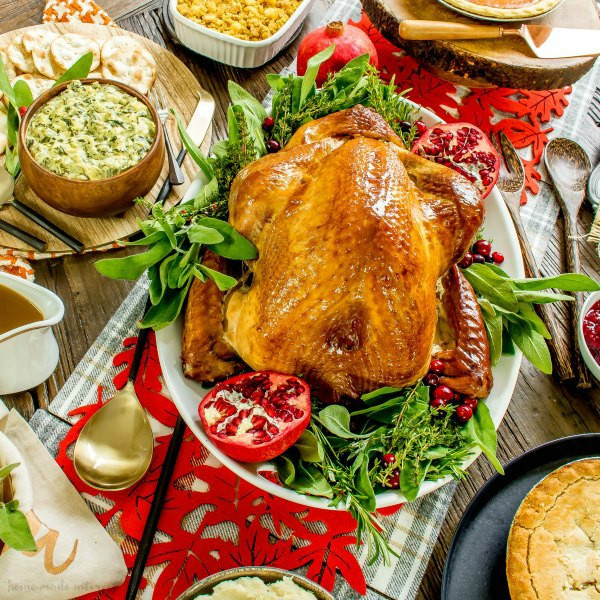 Thanksgiving Dinner Delivery
 Simplify the Holidays with Traditional Thanksgiving Dinner
