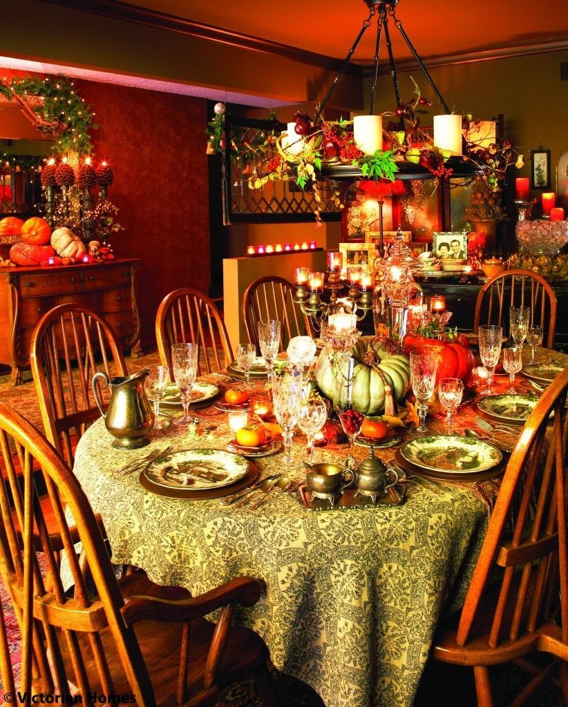 Thanksgiving Dinner Table
 Richly Colorful Thanksgiving Dining Room s
