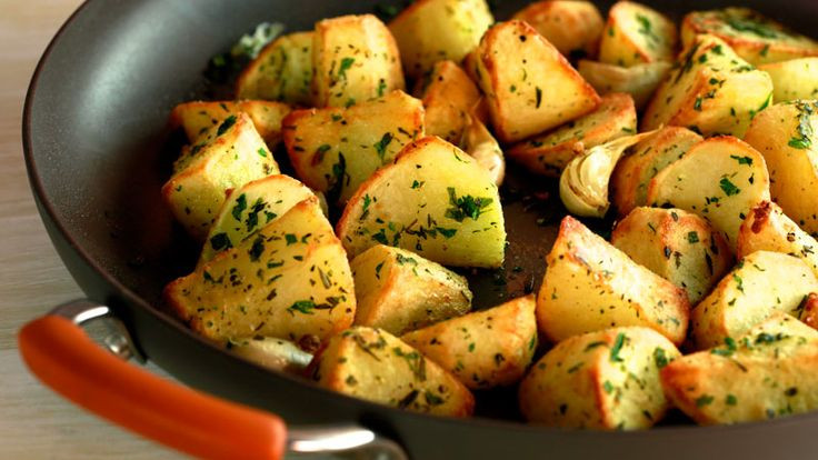 Thanksgiving Roasted Potatoes
 Yum Chef Curtis Stone is showing Rachael Ray his recipe