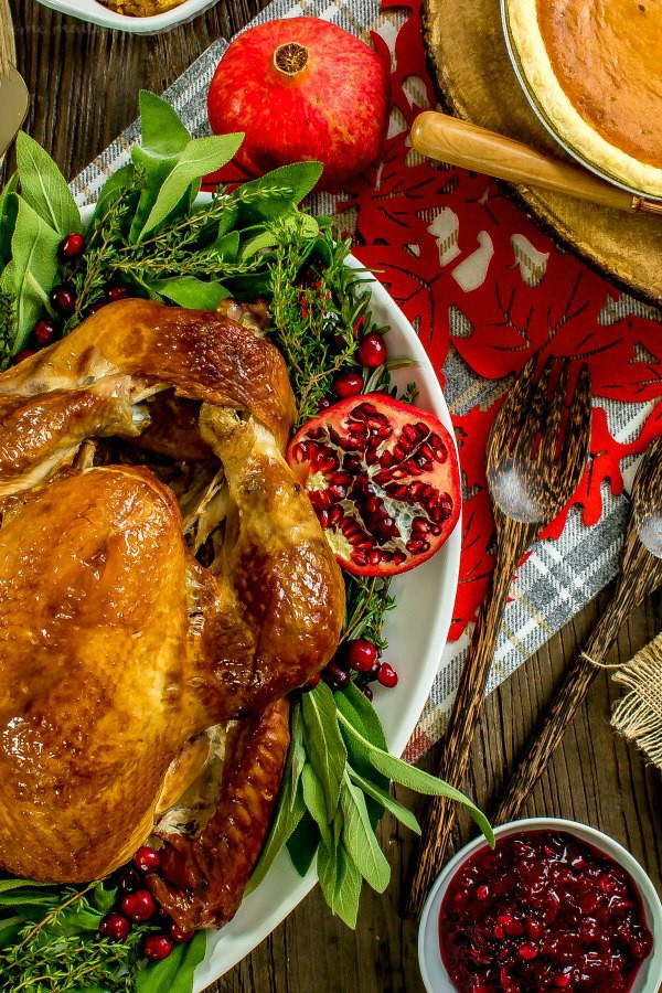 Turkey Delivery For Thanksgiving
 Simplify the Holidays with Traditional Thanksgiving Dinner