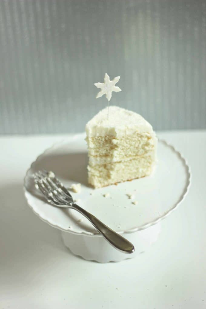 White Christmas Cake
 White Christmas Cake